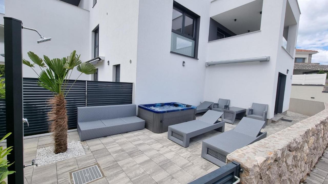 Bartol Luxury Apartments Krk Croatia, With Own Hot Tub - Whirlpool Крк Екстер'єр фото