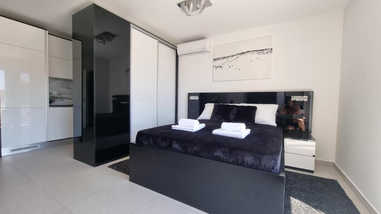 Bartol Luxury Apartments Krk Croatia, With Own Hot Tub - Whirlpool Крк Екстер'єр фото
