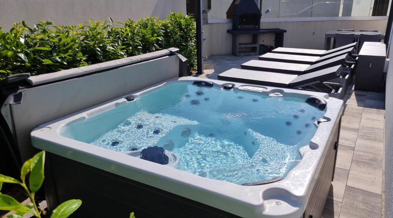 Bartol Luxury Apartments Krk Croatia, With Own Hot Tub - Whirlpool Крк Екстер'єр фото