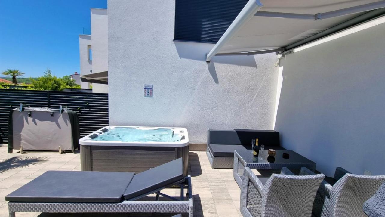 Bartol Luxury Apartments Krk Croatia, With Own Hot Tub - Whirlpool Крк Екстер'єр фото