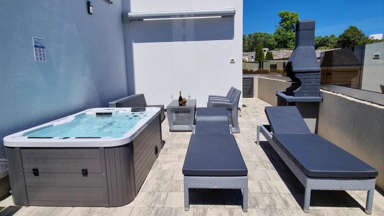 Bartol Luxury Apartments Krk Croatia, With Own Hot Tub - Whirlpool Крк Екстер'єр фото